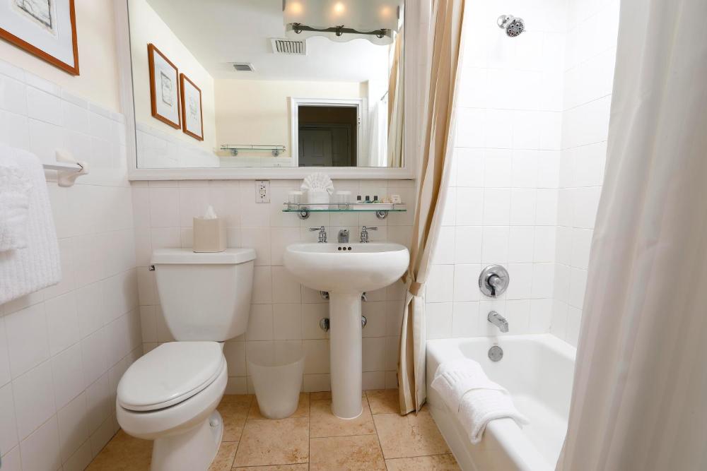 Double Room with Bay View interior